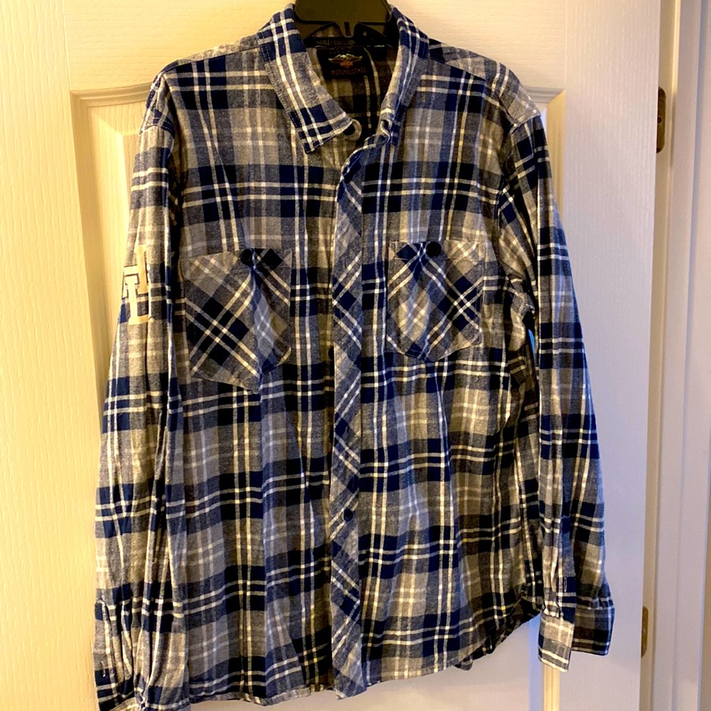 Authentic Harley Davidson long sleeve flannel button down. Mens Large.